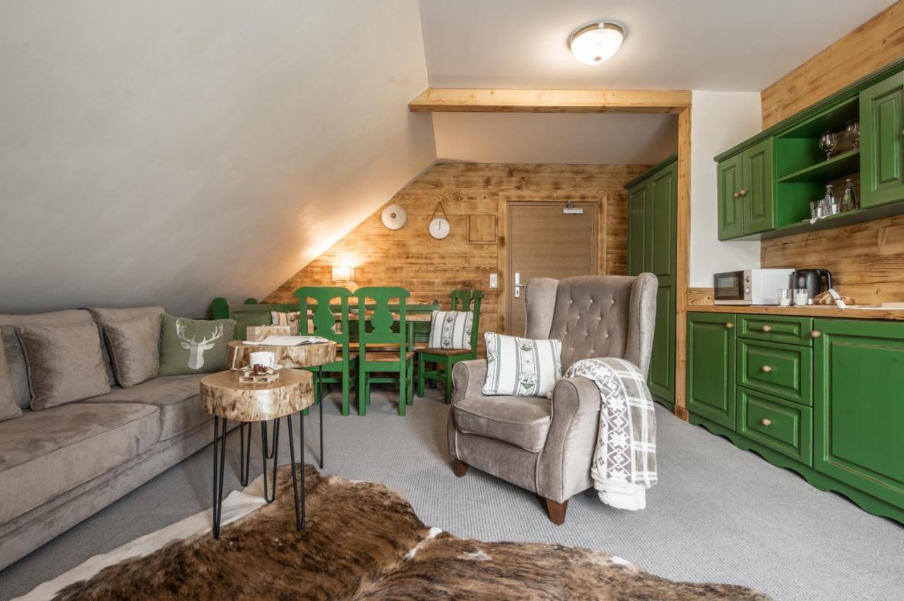 One-Bedroom Apartment with Fireplace,1049834062:JPEG